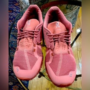 On Cloud 5 running shoes